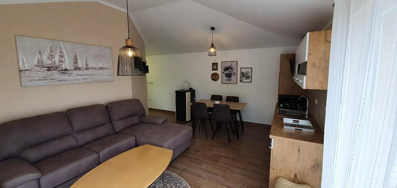 Apartments Kroatien ロヴラン 0*,