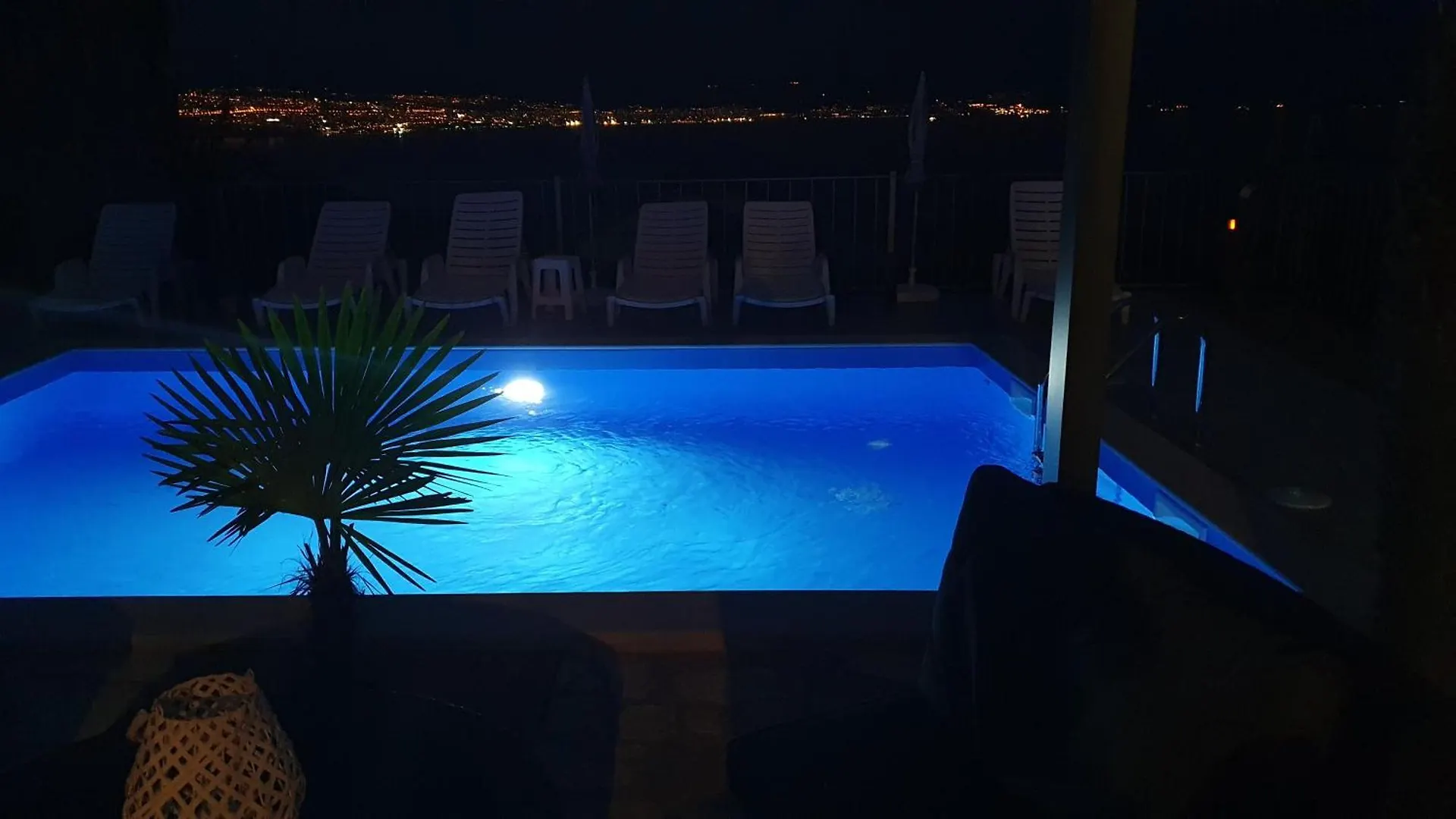 Apartments Kroatien ロヴラン 0*,  クロアチア
